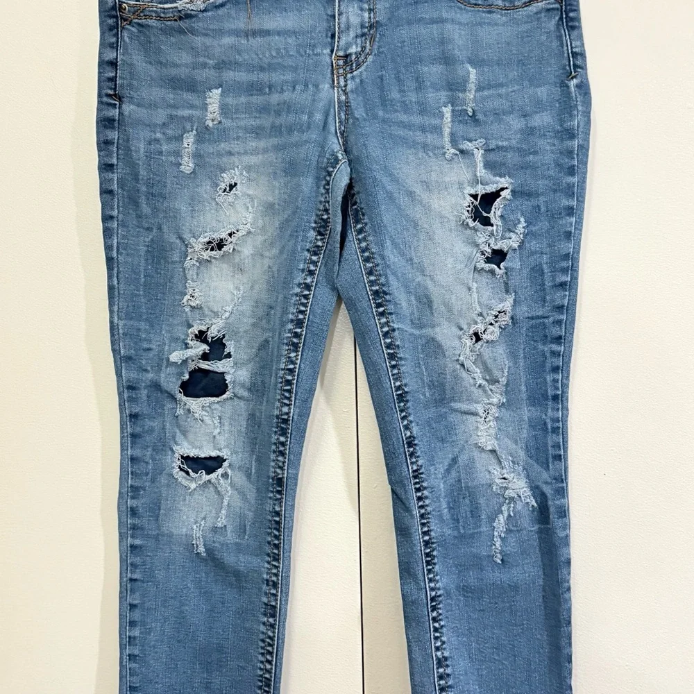 Distressed Blue Jeans - Picture 3 of 6